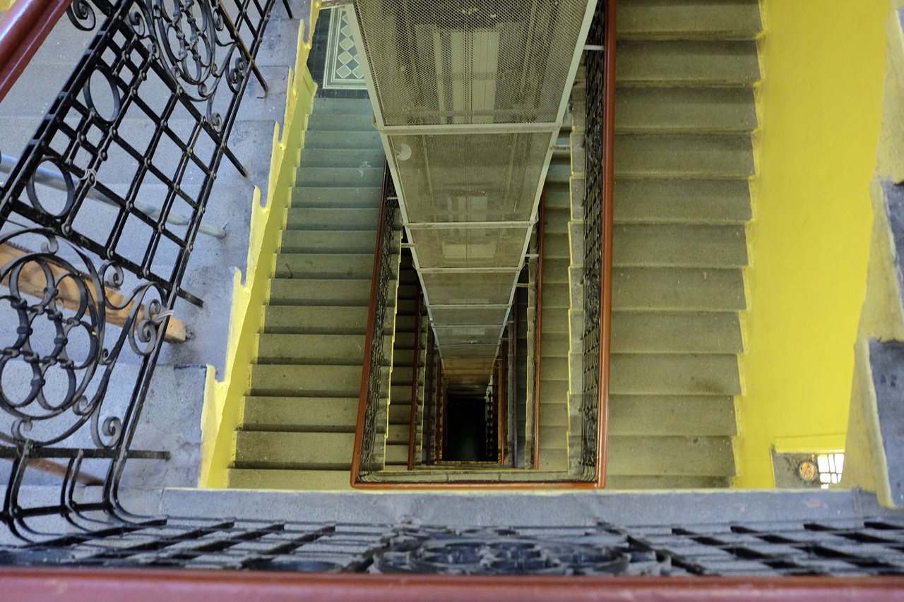 Варламов показал отреставрированный дом в Москве как пример того, что столица лучше Петербурга. Но здание не реставрировали, рассказал петербургский краевед