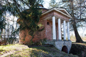 Восемь мест под Петербургом для осенних прогулок. Экотропы, усадьбы и природные памятники