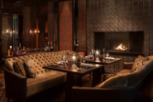 Больше люкса, столовых и мест «для своих». Как меняется петербургский общепит под влиянием российских туристов