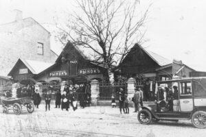 Общественные костры, охотники на дрова и сбитень to go. Как справлялся с морозами дореволюционный Петербург