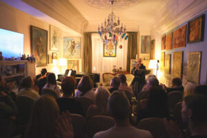 В Петербурге работает Финский театр — все спектакли идут на финском языке (хотя актеры его не знают). Как появился этот проект?