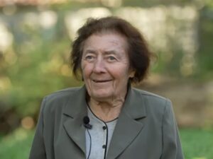 Нели Бицадзе: 85-летняя медсестра, которая проходит километры пешком для помощи жителям сёл Чиатура