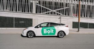Bolt повысил цены на поездки в такси. Причина — рост расходов на топливо 